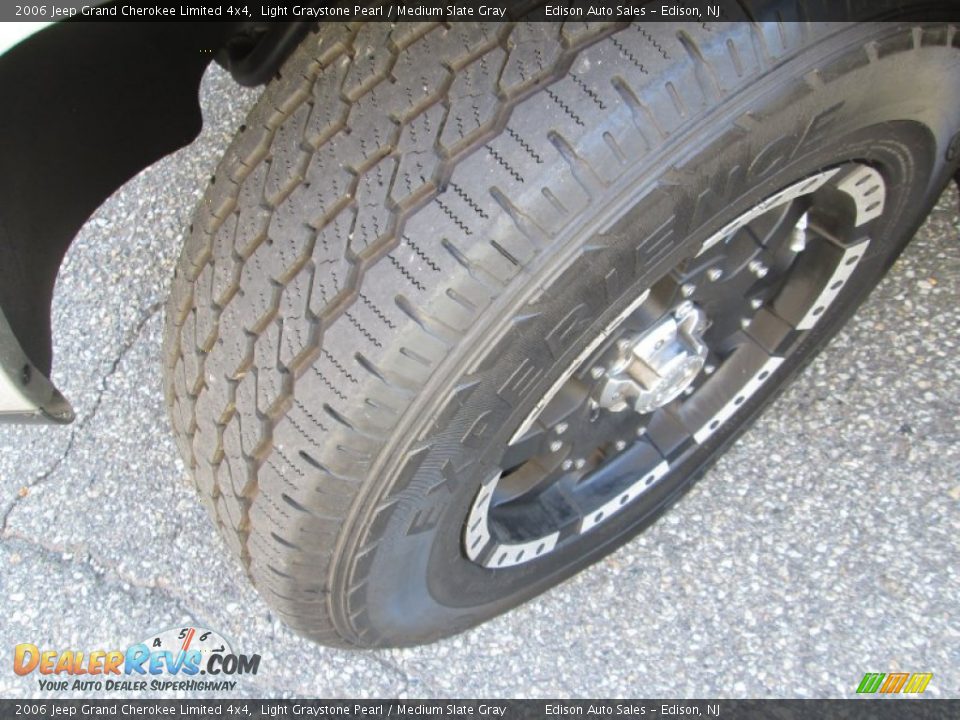 2006 Jeep Grand Cherokee Limited 4x4 Light Graystone Pearl / Medium Slate Gray Photo #32
