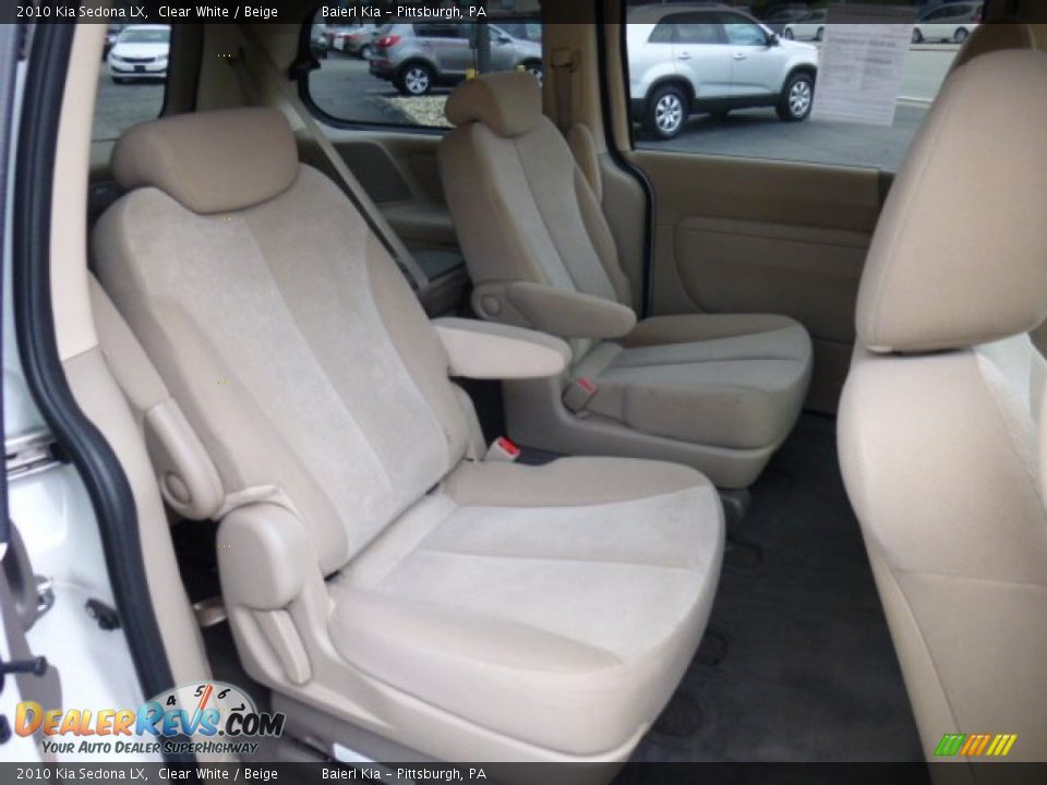 2010 Kia Sedona LX Clear White / Beige Photo #11