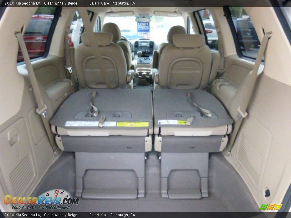 2010 Kia Sedona LX Clear White / Beige Photo #12