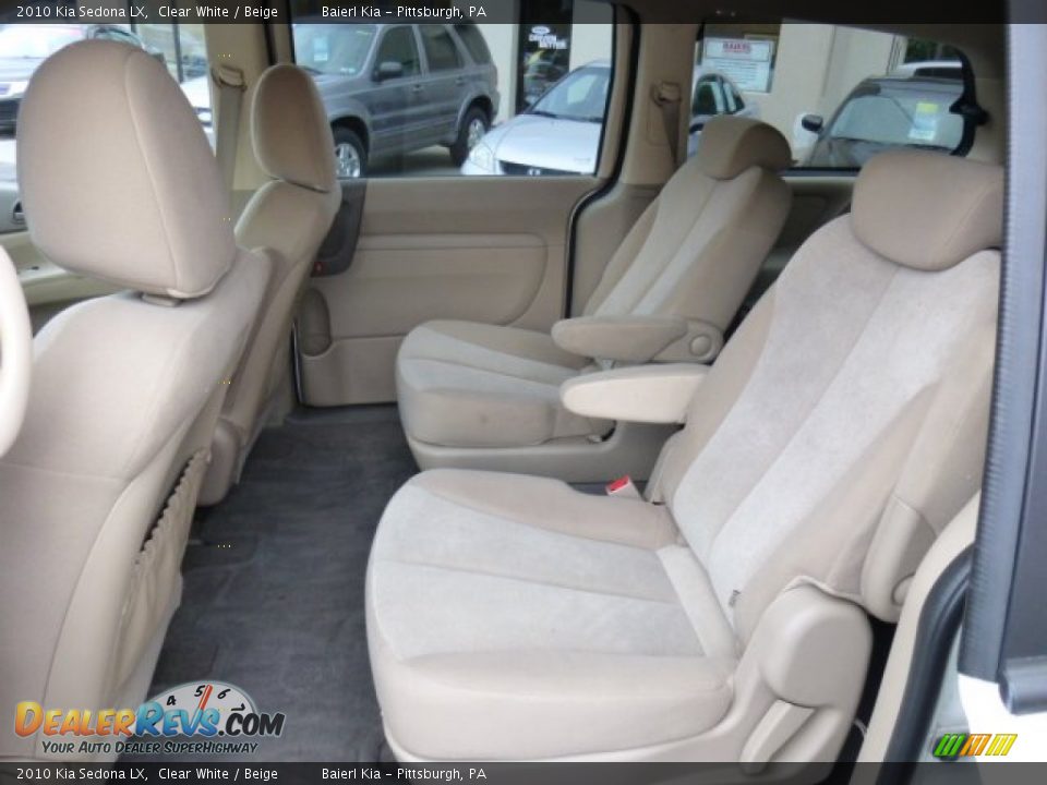 2010 Kia Sedona LX Clear White / Beige Photo #13