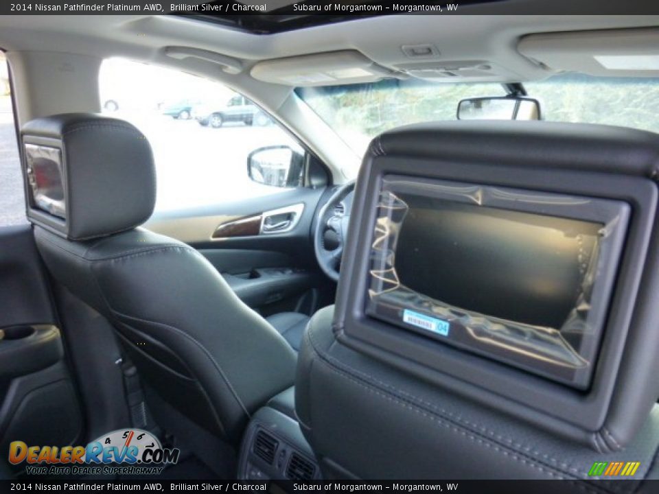 Entertainment System of 2014 Nissan Pathfinder Platinum AWD Photo #11