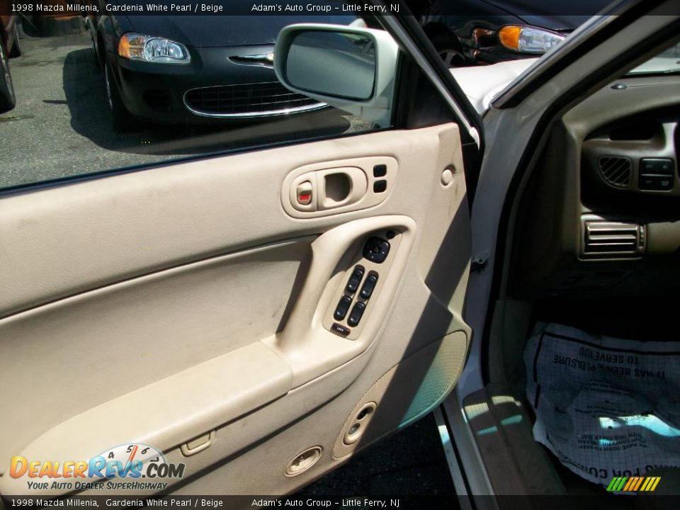 1998 Mazda Millenia Gardenia White Pearl / Beige Photo #8