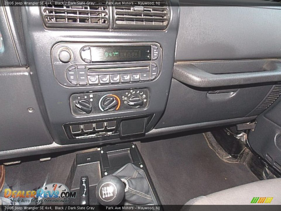 2006 Jeep Wrangler SE 4x4 Black / Dark Slate Gray Photo #17