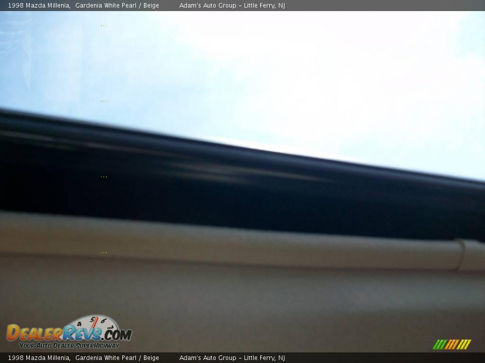 1998 Mazda Millenia Gardenia White Pearl / Beige Photo #14