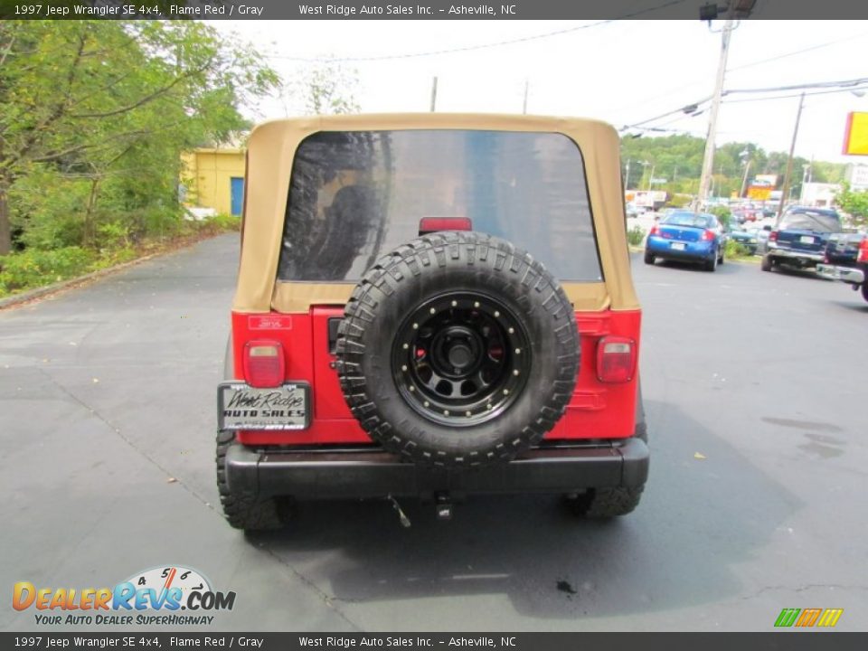 1997 Jeep Wrangler SE 4x4 Flame Red / Gray Photo #6