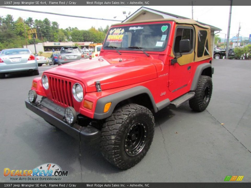 1997 Jeep Wrangler SE 4x4 Flame Red / Gray Photo #10
