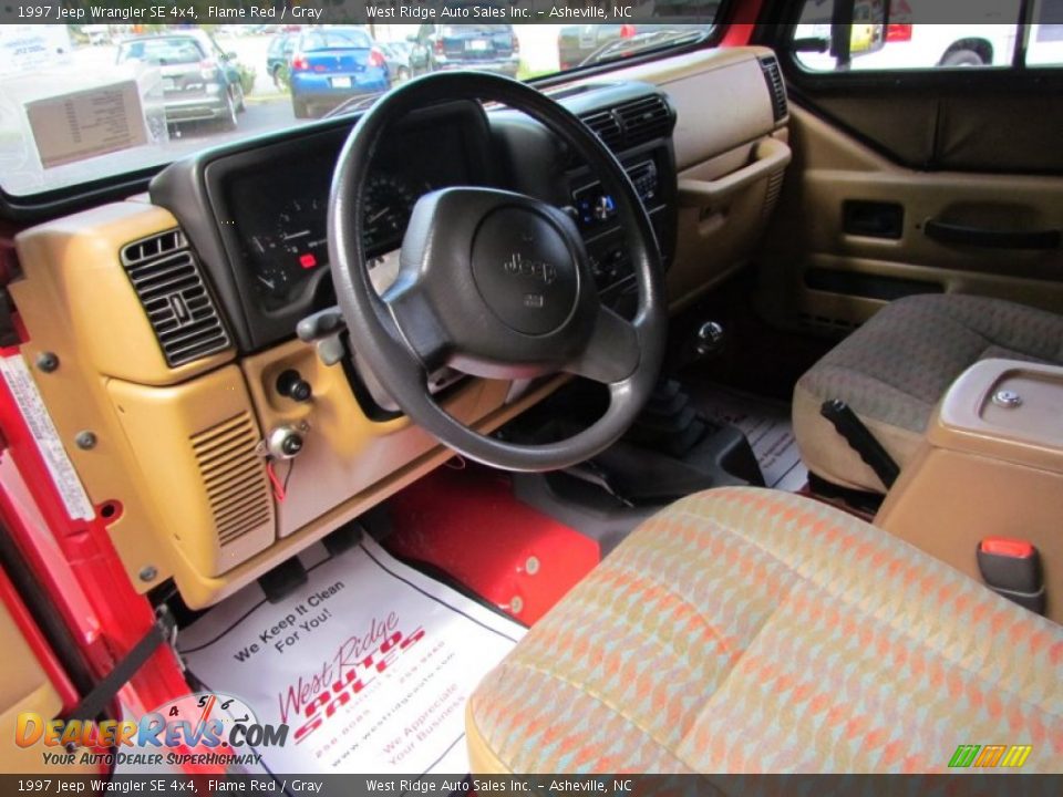 1997 Jeep Wrangler SE 4x4 Flame Red / Gray Photo #19