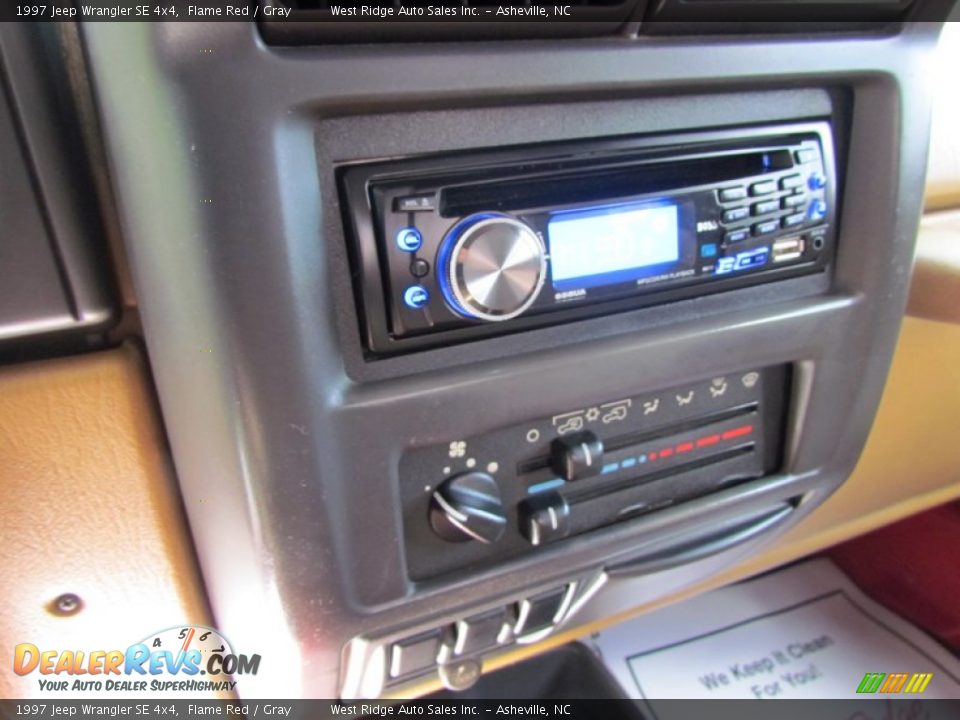 1997 Jeep Wrangler SE 4x4 Flame Red / Gray Photo #21