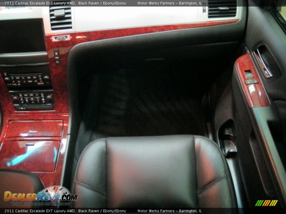2011 Cadillac Escalade EXT Luxury AWD Black Raven / Ebony/Ebony Photo #28