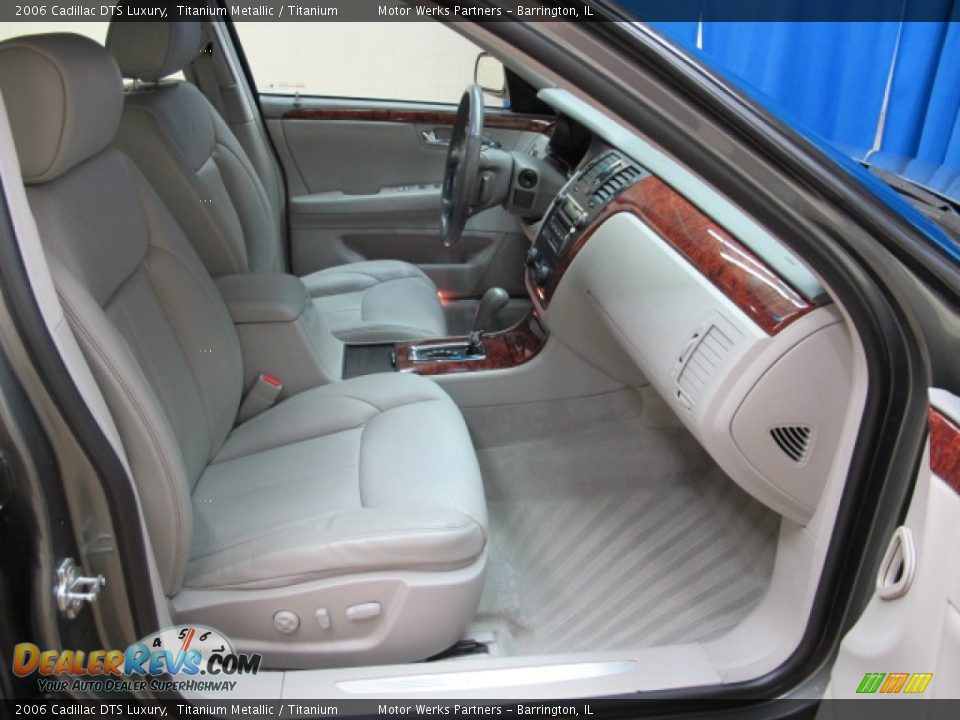 2006 Cadillac DTS Luxury Titanium Metallic / Titanium Photo #22
