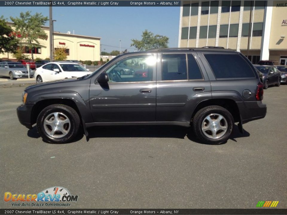 2007 Chevrolet TrailBlazer LS 4x4 Graphite Metallic / Light Gray Photo #4