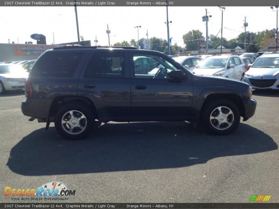 2007 Chevrolet TrailBlazer LS 4x4 Graphite Metallic / Light Gray Photo #8