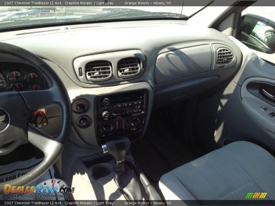 2007 Chevrolet TrailBlazer LS 4x4 Graphite Metallic / Light Gray Photo #12