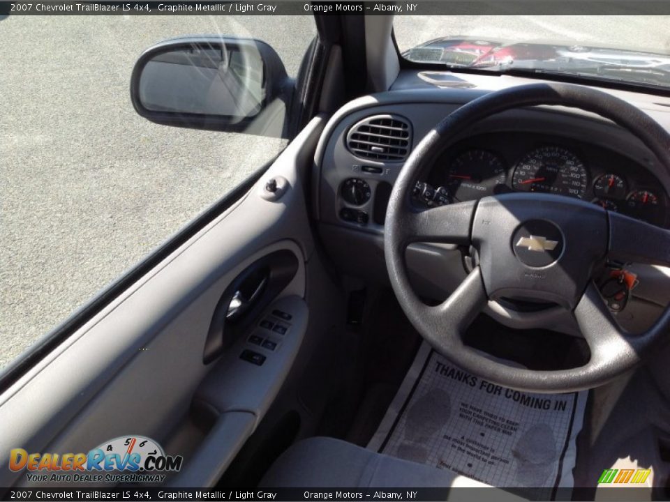 2007 Chevrolet TrailBlazer LS 4x4 Graphite Metallic / Light Gray Photo #13