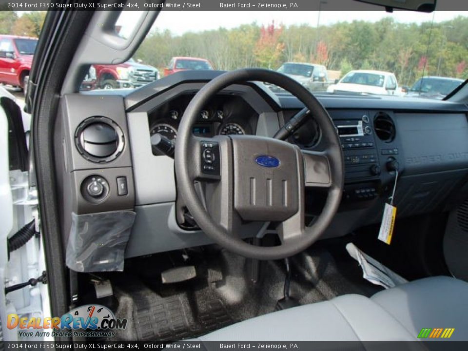 Dashboard of 2014 Ford F350 Super Duty XL SuperCab 4x4 Photo #12