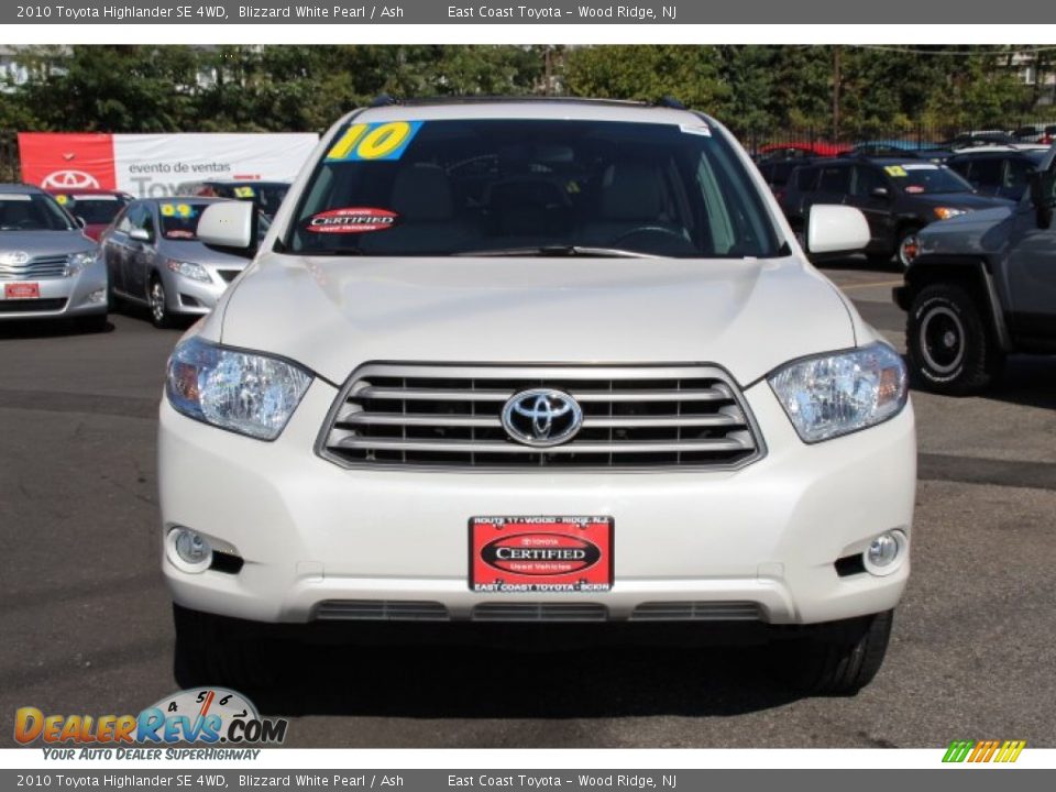 2010 Toyota Highlander SE 4WD Blizzard White Pearl / Ash Photo #2