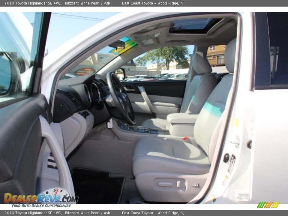 2010 Toyota Highlander SE 4WD Blizzard White Pearl / Ash Photo #7