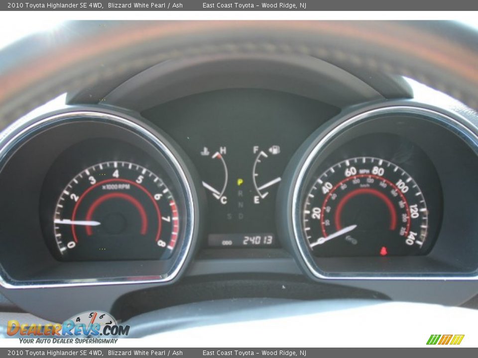 2010 Toyota Highlander SE 4WD Blizzard White Pearl / Ash Photo #14