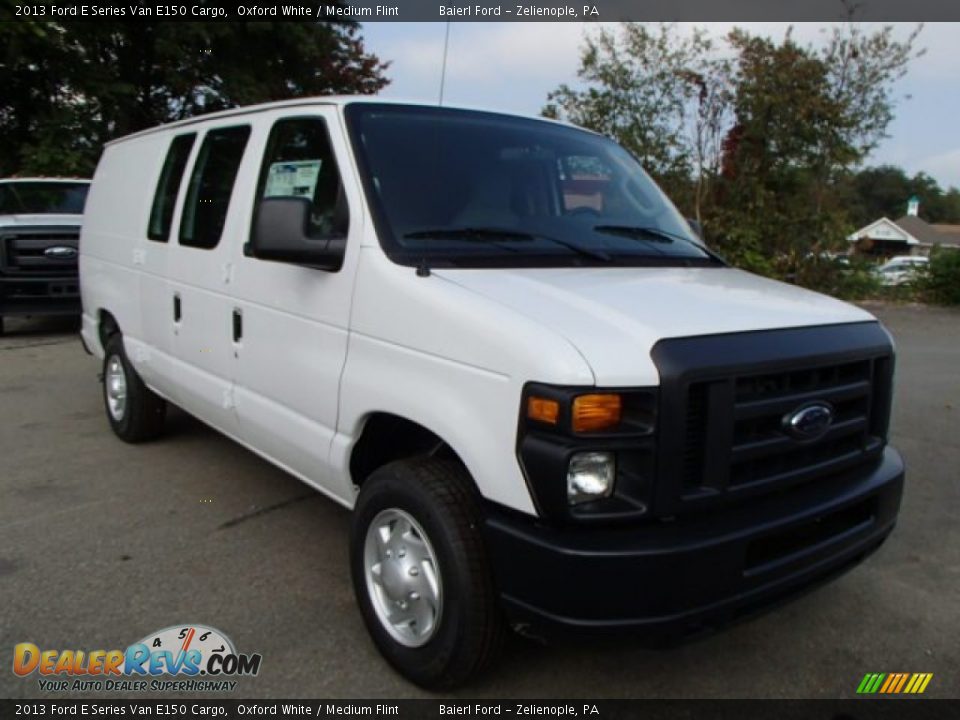 2013 Ford E Series Van E150 Cargo Oxford White / Medium Flint Photo #2