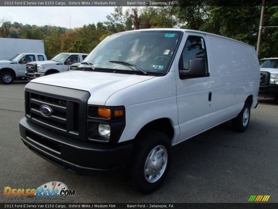 2013 Ford E Series Van E150 Cargo Oxford White / Medium Flint Photo #4