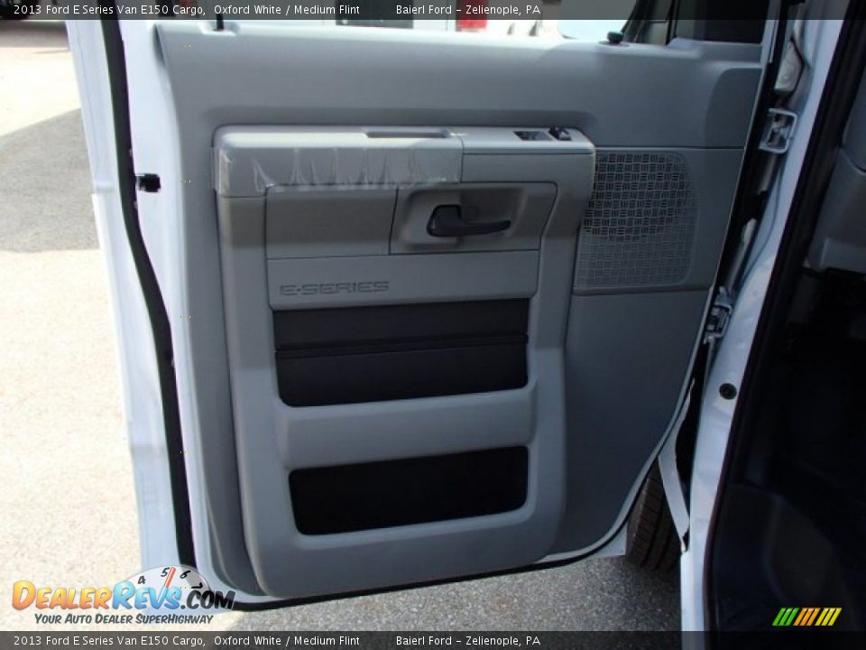 2013 Ford E Series Van E150 Cargo Oxford White / Medium Flint Photo #16