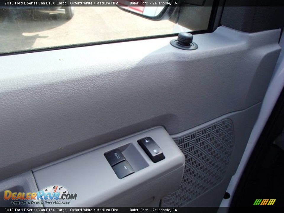 2013 Ford E Series Van E150 Cargo Oxford White / Medium Flint Photo #17
