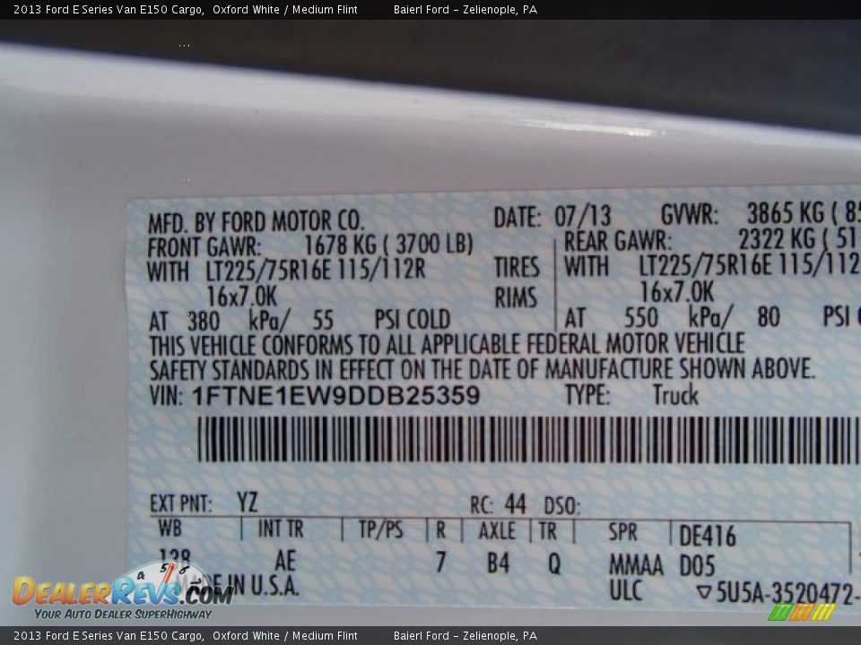 2013 Ford E Series Van E150 Cargo Oxford White / Medium Flint Photo #20