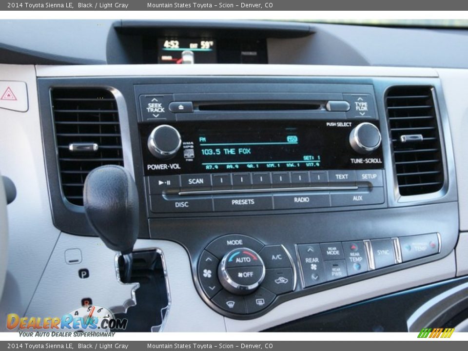 Audio System of 2014 Toyota Sienna LE Photo #6