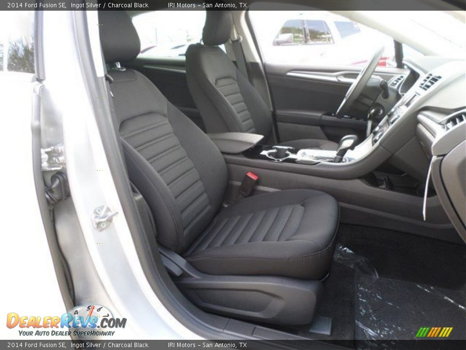 2014 Ford Fusion SE Ingot Silver / Charcoal Black Photo #10