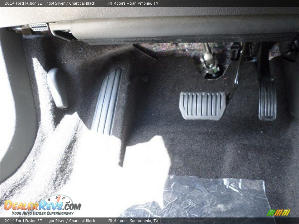 2014 Ford Fusion SE Ingot Silver / Charcoal Black Photo #24