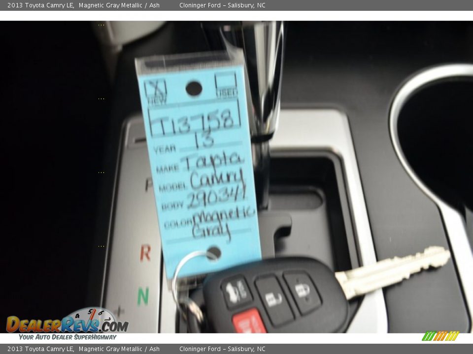 2013 Toyota Camry LE Magnetic Gray Metallic / Ash Photo #17