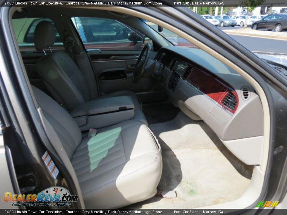 2003 Lincoln Town Car Executive Charcoal Grey Metallic / Dark Stone/Medium Light Stone Photo #11