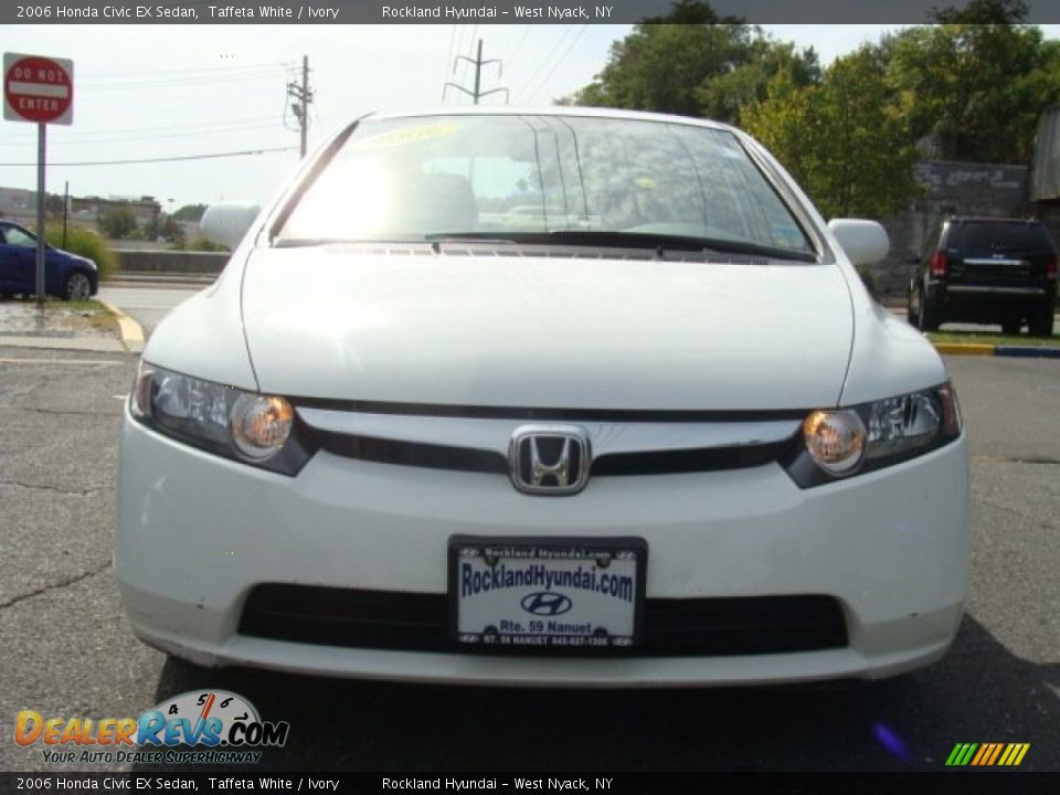 2006 Honda Civic EX Sedan Taffeta White / Ivory Photo #2