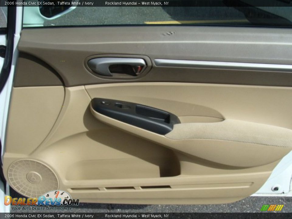 2006 Honda Civic EX Sedan Taffeta White / Ivory Photo #24