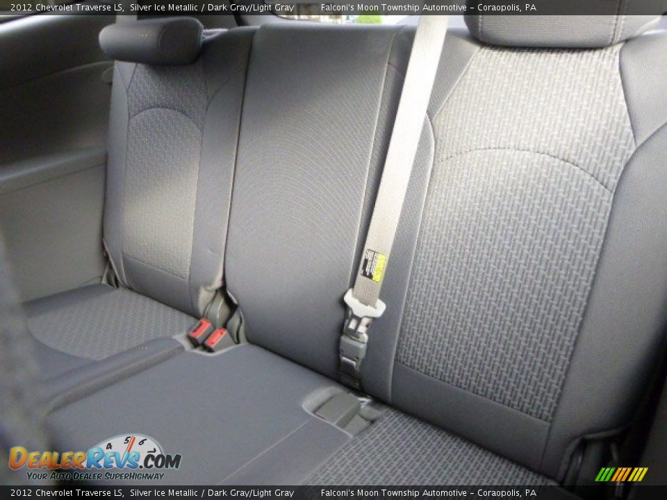 2012 Chevrolet Traverse LS Silver Ice Metallic / Dark Gray/Light Gray Photo #18