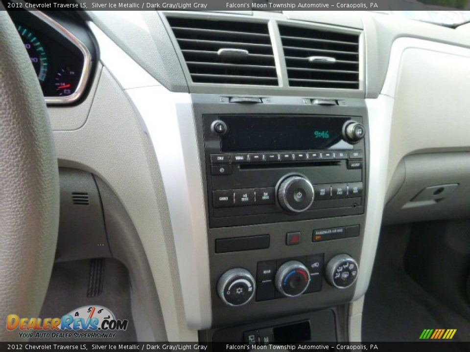 2012 Chevrolet Traverse LS Silver Ice Metallic / Dark Gray/Light Gray Photo #23