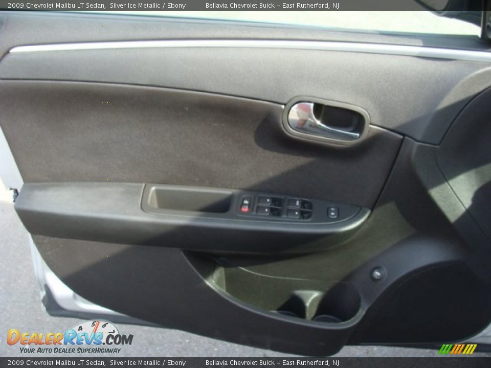 2009 Chevrolet Malibu LT Sedan Silver Ice Metallic / Ebony Photo #6