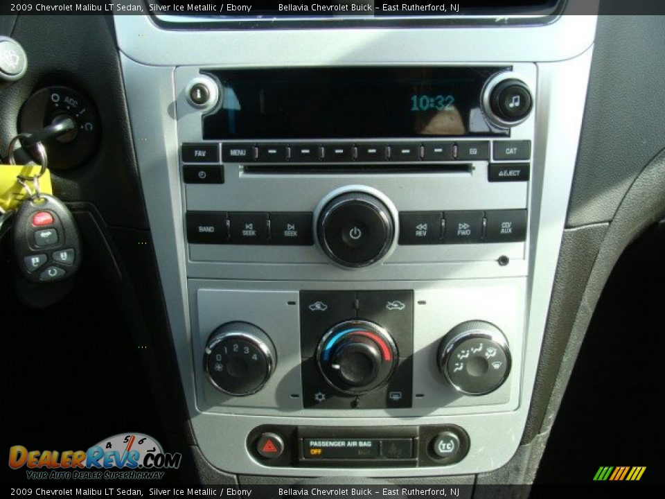 2009 Chevrolet Malibu LT Sedan Silver Ice Metallic / Ebony Photo #11