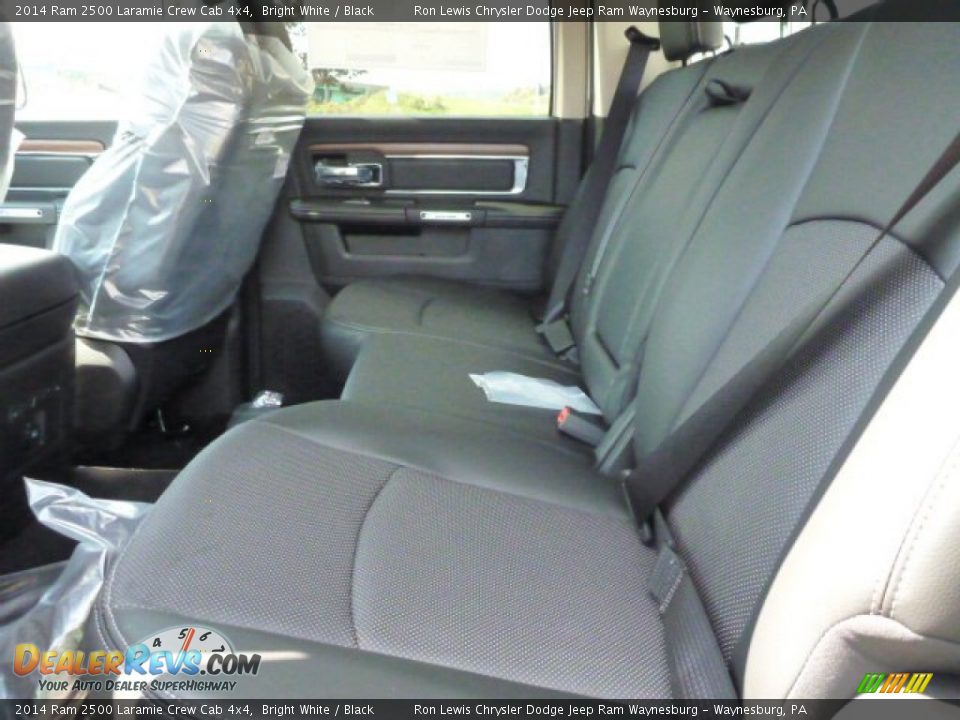 2014 Ram 2500 Laramie Crew Cab 4x4 Bright White / Black Photo #12