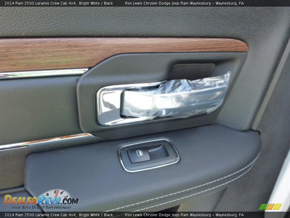 2014 Ram 2500 Laramie Crew Cab 4x4 Bright White / Black Photo #14