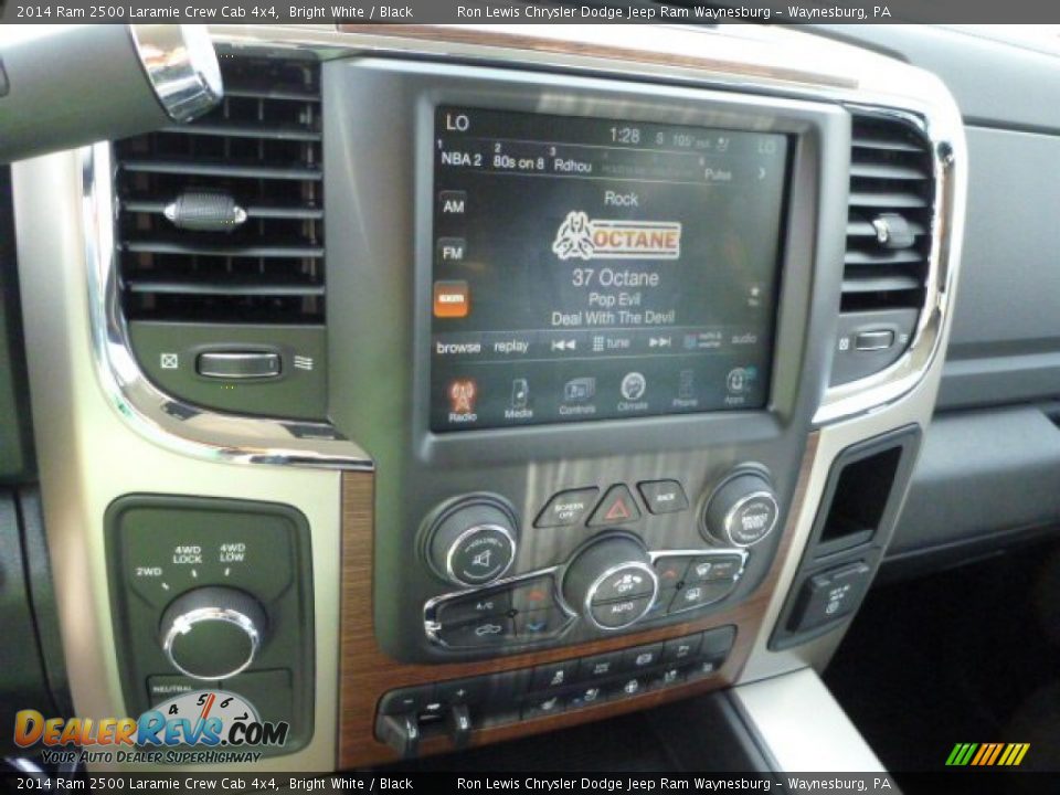 2014 Ram 2500 Laramie Crew Cab 4x4 Bright White / Black Photo #19