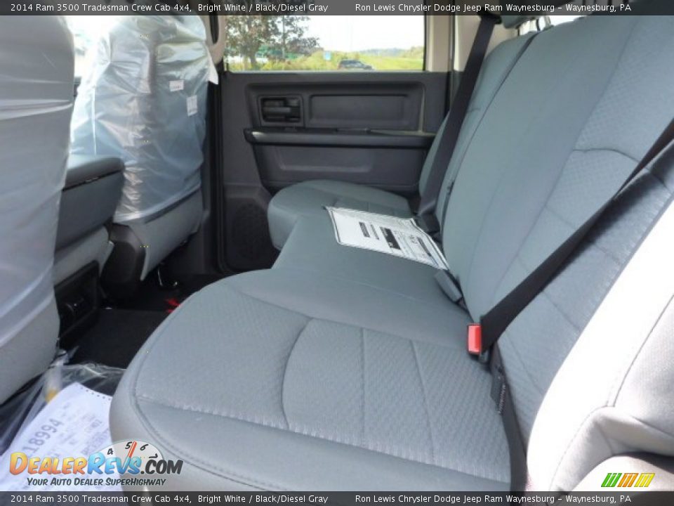 2014 Ram 3500 Tradesman Crew Cab 4x4 Bright White / Black/Diesel Gray Photo #12