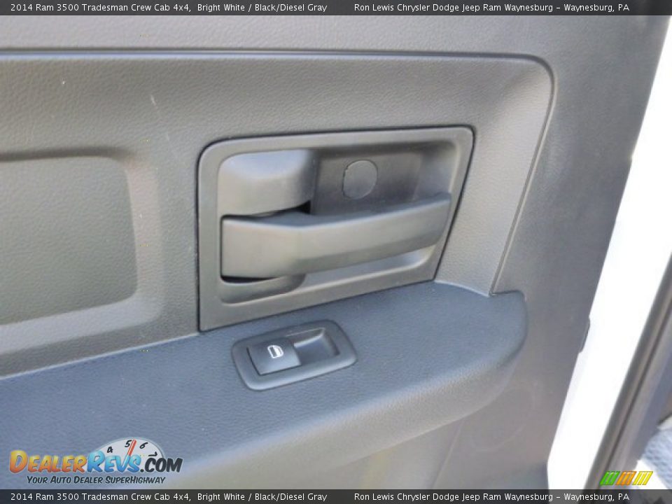 2014 Ram 3500 Tradesman Crew Cab 4x4 Bright White / Black/Diesel Gray Photo #14