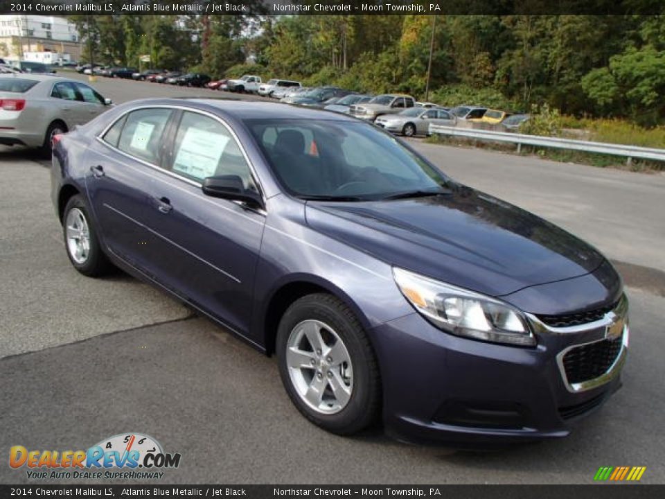 Front 3/4 View of 2014 Chevrolet Malibu LS Photo #3