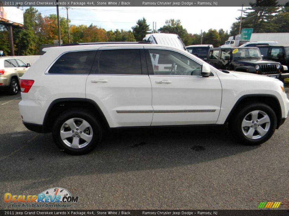 2011 Jeep Grand Cherokee Laredo X Package 4x4 Stone White / Black Photo #8