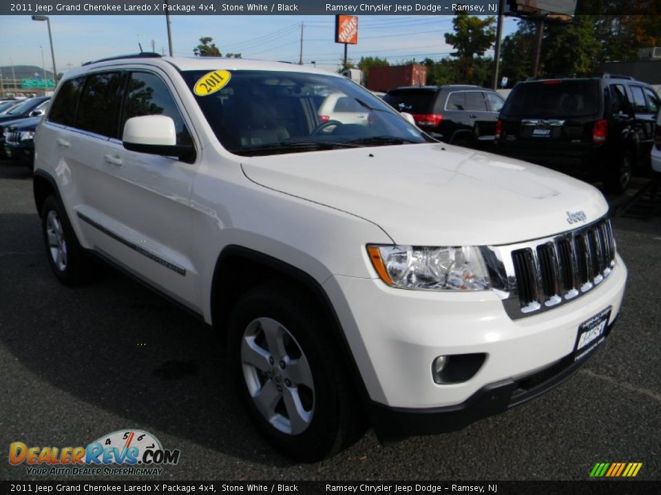 2011 Jeep Grand Cherokee Laredo X Package 4x4 Stone White / Black Photo #9