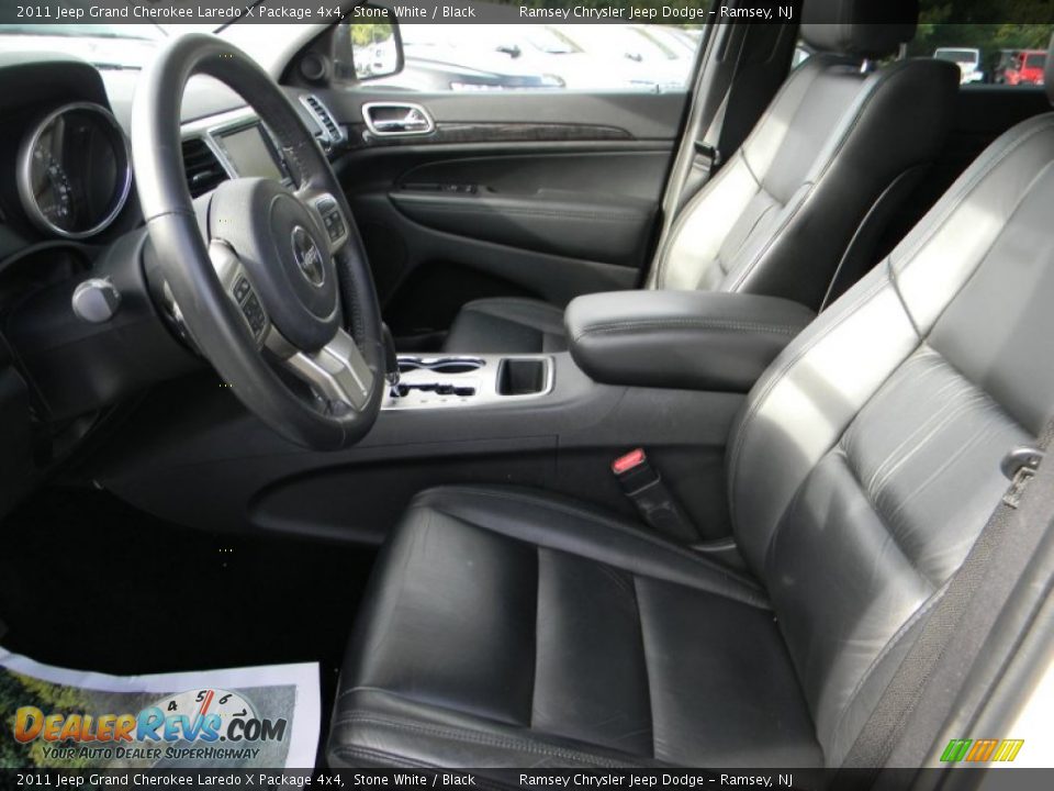 2011 Jeep Grand Cherokee Laredo X Package 4x4 Stone White / Black Photo #14