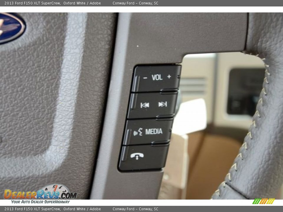 2013 Ford F150 XLT SuperCrew Oxford White / Adobe Photo #24