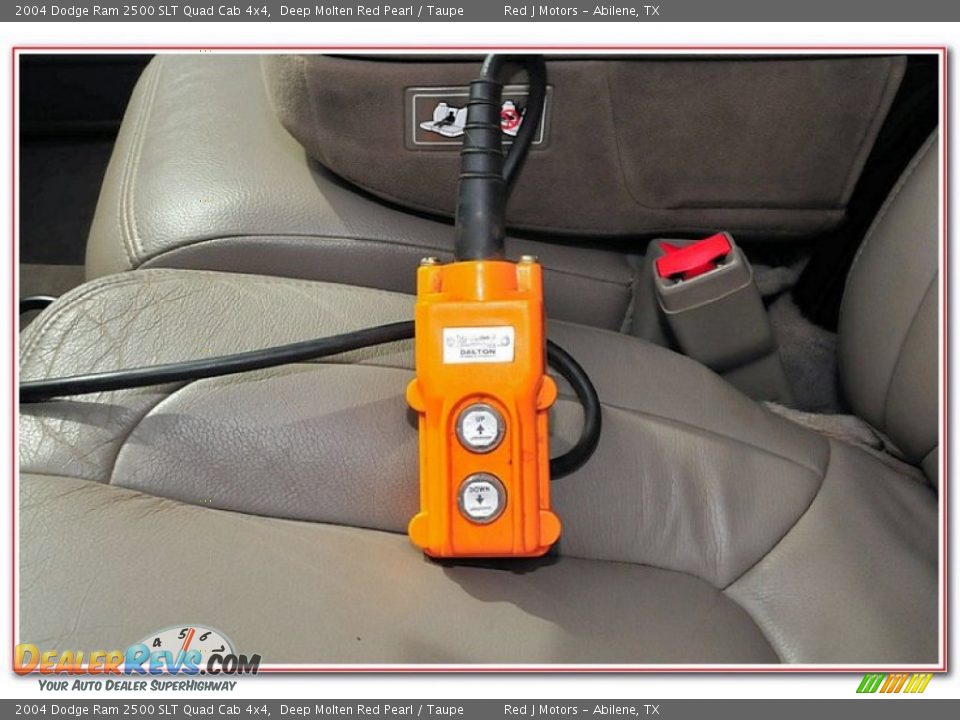 2004 Dodge Ram 2500 SLT Quad Cab 4x4 Deep Molten Red Pearl / Taupe Photo #26