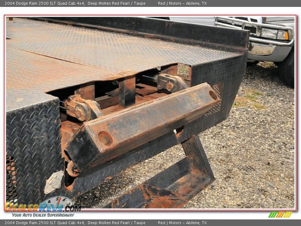 2004 Dodge Ram 2500 SLT Quad Cab 4x4 Deep Molten Red Pearl / Taupe Photo #36